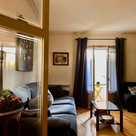 Maison Biscuit. Apartament A La Placa De La Vila Кампродон Экстерьер фото